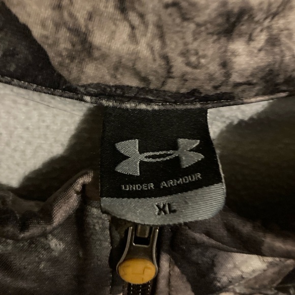 XL, camo colored, woman’s under armor jacket. - Picture 2 of 2